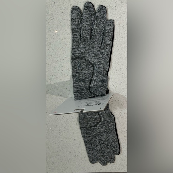 ✨NWT✨ Lululemon: Women’s Fast & Free Run Gloves- Size Large - Picture 9 of 10